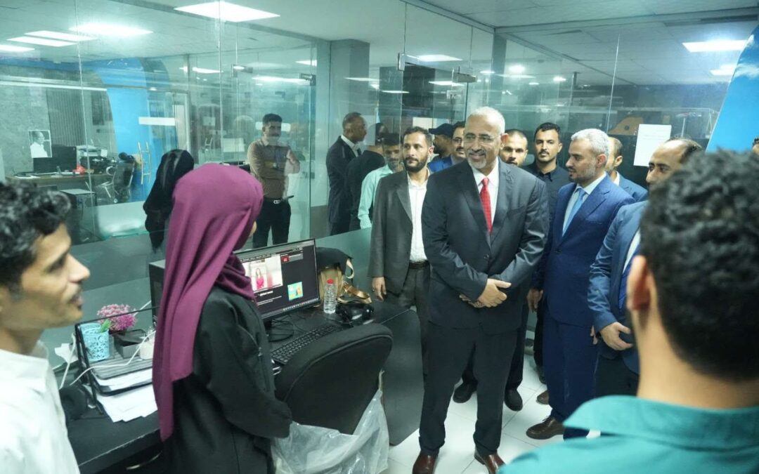 الزُبيدي يتفقد سير العمل بقطاع الإذاعة والتلفزيون الجنوبي