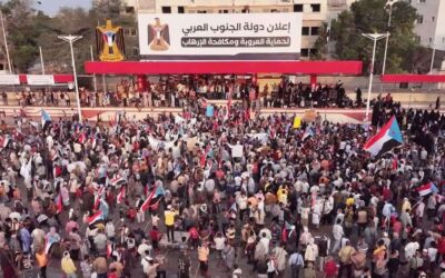 توافد جماهيري من أبين وشبوة إلى ساحة الاعتصام المفتوح بالعاصمة عدن