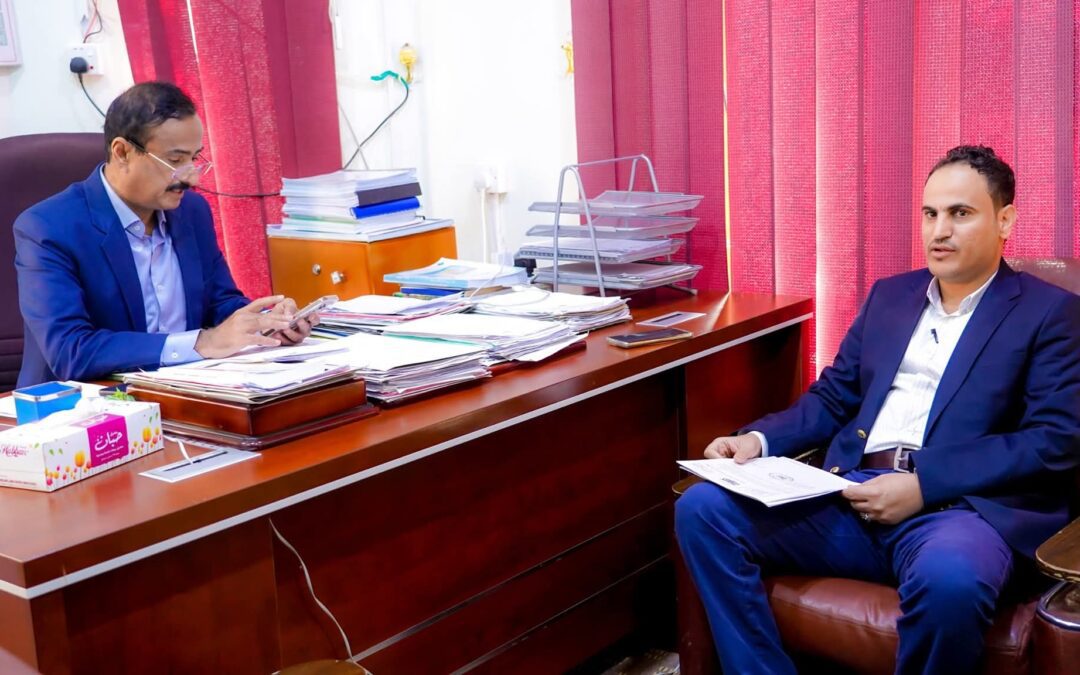 المحافظ بن الوزير يناقش مع مؤسسة الطرق والجسور بشبوة تسريع تنفيذ جسر جلعة وتأهيل الطرق الحيوية