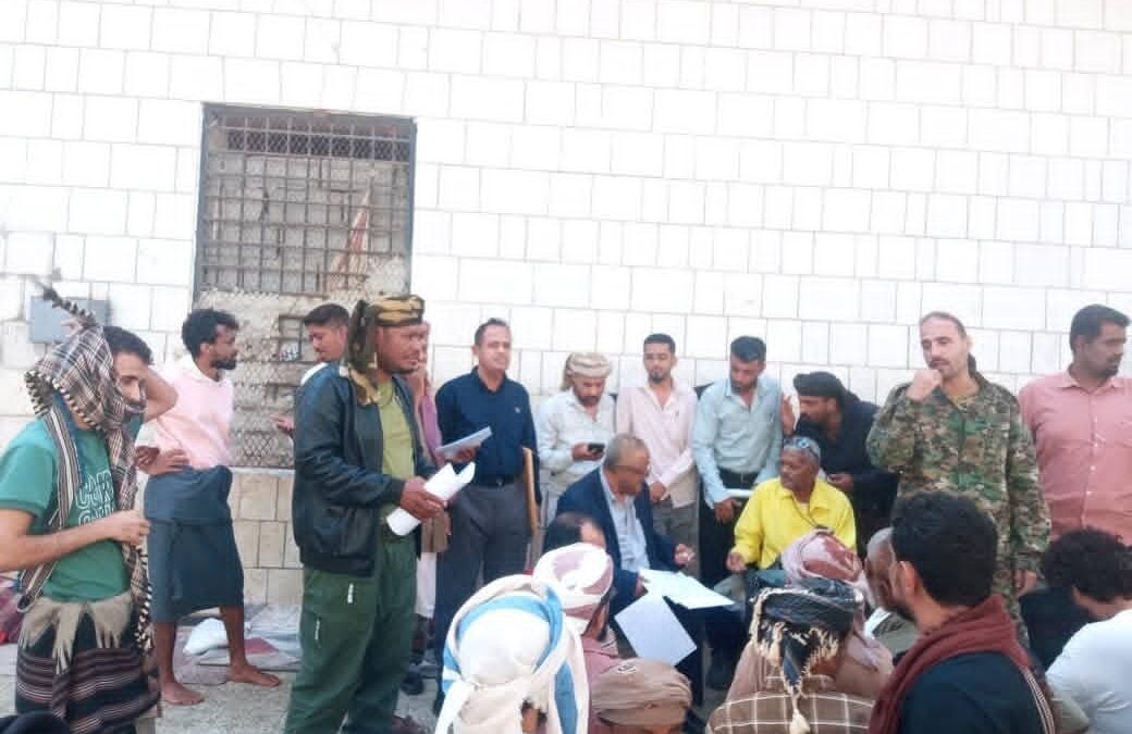 رئيس نيابة أبين ينفِّذ نزولًا ميدانيًا إلى الإصلاحية المركزية ويوجه بمعالجات عاجلة لعدد من القضايا