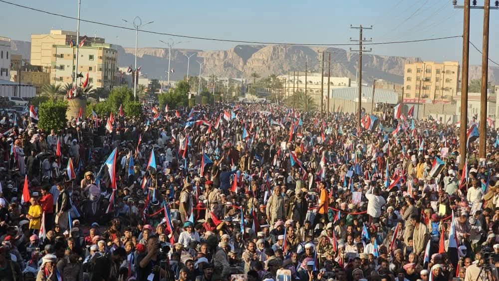 صحفي جنوبي يصف مشهد المليونية في سيئون بأنه “غير مسبوق”