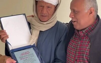 رحلة وفاء من يافع إلى صعيد مصر… خريجو ثانوية الشهيد عبدالرحمن قحطان يكرّمون معلمهم بعد 40 عاماً