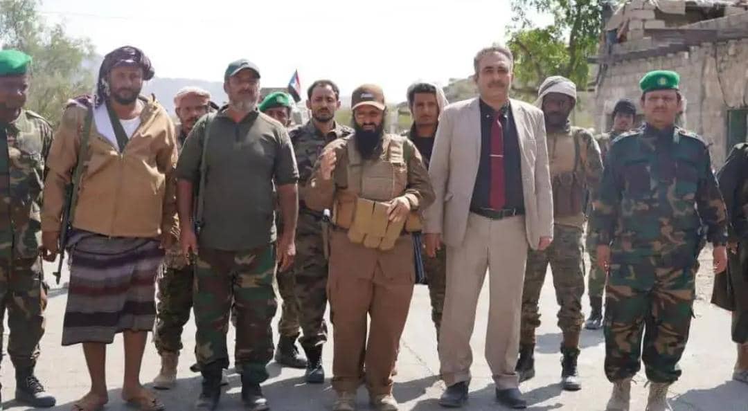 مدير عام المسيمير يشرف على توقيع محاضر الاستلام الإبتدائي لمقاولي الطرق الزراعية