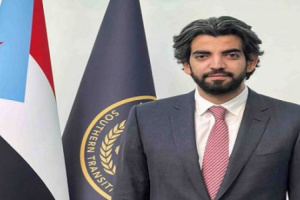 البيض: القرار السعودي المتعلق بمطار عدن مؤسف ويخدم الجماعات الإرهابية