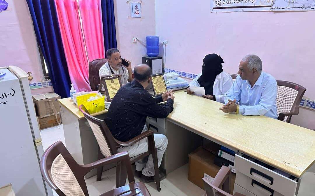 رئيس تنفيذية انتقالي أبين يتفقد سير العمل في عدد من المرافق الحكومية بالمحافظة