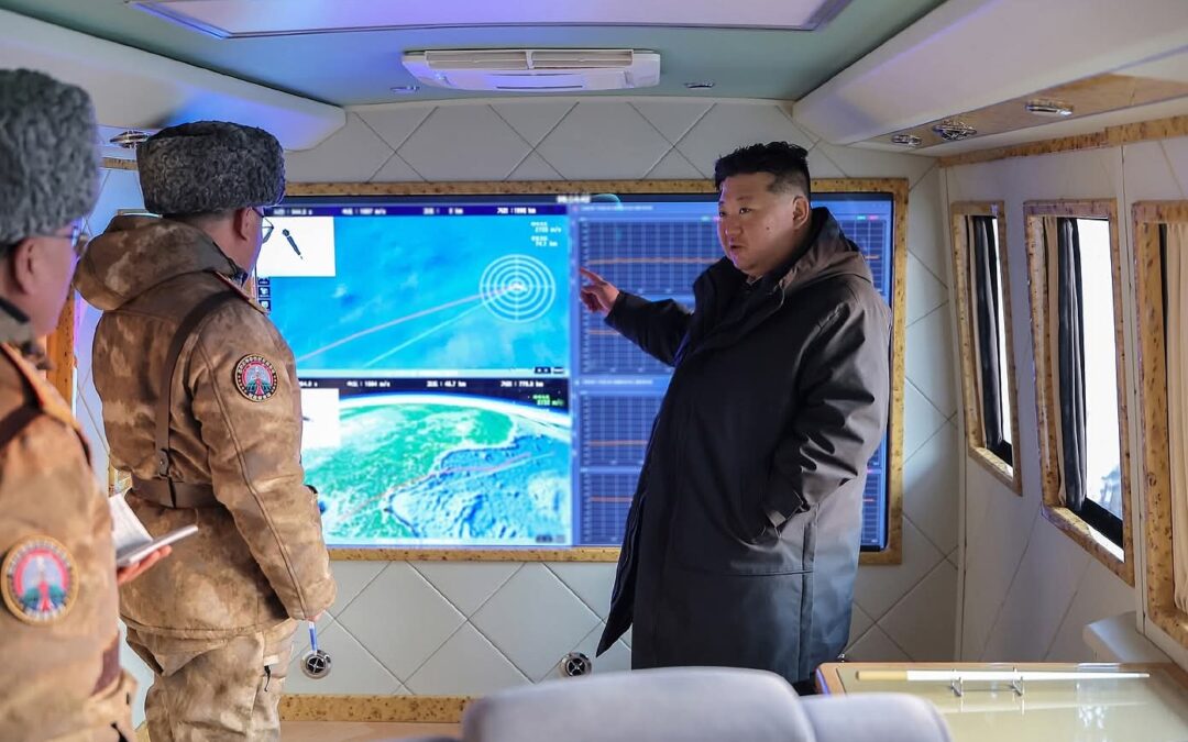 زعيم كوريا الشمالية يشرف على تدريب لإطلاق صواريخ فرط صوتية