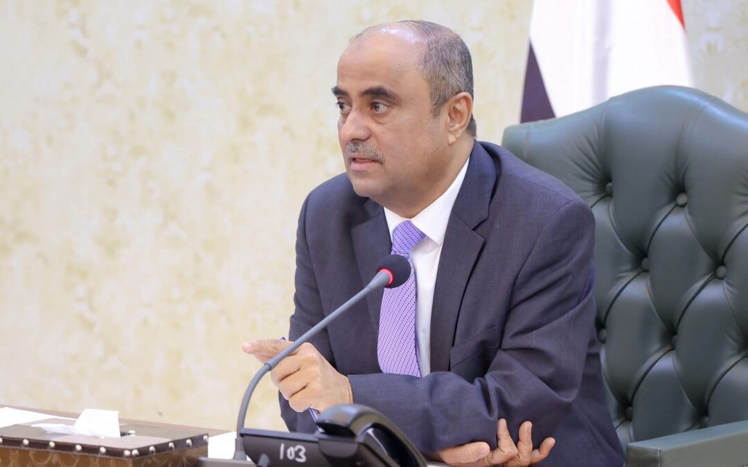 رئيس الوزراء يوجه بتطبيع الأوضاع في حضرموت وإعادة الخدمات وضبط الأمن ومحاسبة المتورطين في أعمال النهب والانتهاكات