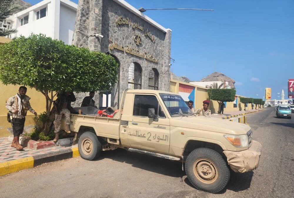 قوات ألوية العمالقة تؤمن محافظتي عدن ولحج وتعزز الاستقرار