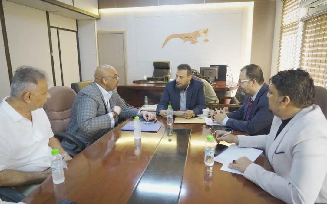 محافظ عدن يطلع على نشاط المنظمات الدولية العاملة في العاصمة