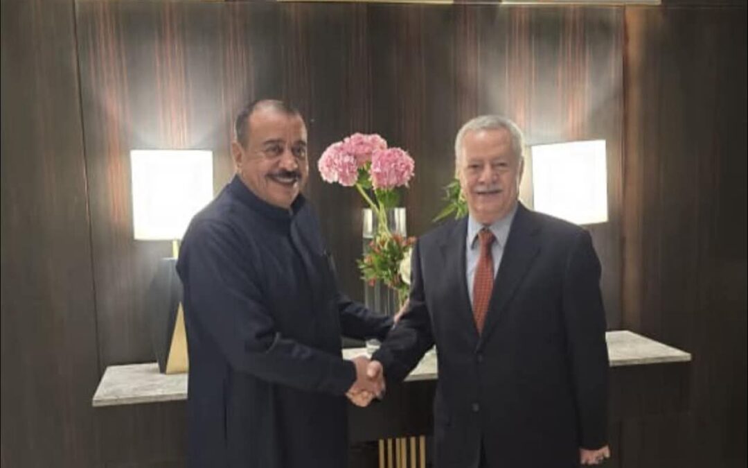 اللواء بن بريك يلتقي مستشار رئيس مجلس القيادة الرئاسي عبد العزيز المفلحي في الرياض