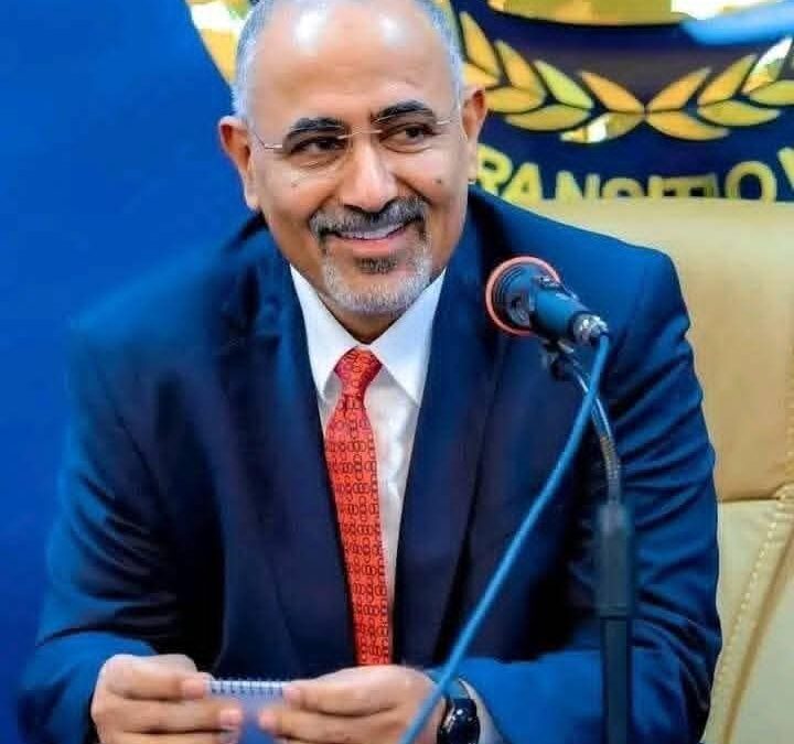 الرئيس يدعو للاحتشاد هو الأضخم في العاصمة عدن