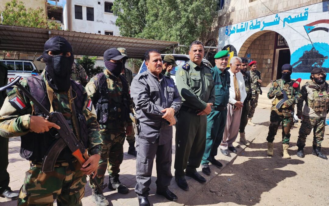 بتكليف من مدير أمن العاصمة عدن.. نائب المدير ينفذ جولة ميدانية لتفقد أقسام الشرطة.