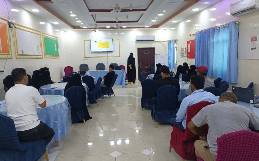 مؤسسة شباب ابين تنفذ ندوة توعوية حول مخاطر التعدّي على ممرات السيول بالتعاون مع اتحاد المناخ الأخضر للتنمية المستدامة