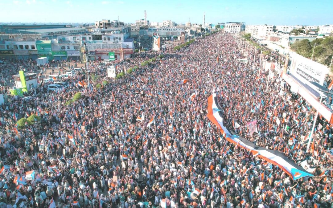 كاتب شمالي  معلقا على مليونية عدن أمس وناصحا النخب السياسية الشمالية غيروا من طريقة تعاملكم مع أبناء الجنوب