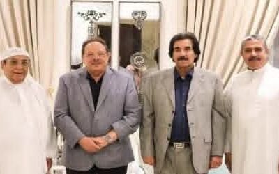 الرئيس علي ناصر محمد يجري اتصالاً هاتفياً بالدكتور عدنان نجل المناضل الوطني ا علي سالم البيض، معزياً إياه بوفاة والده الفقيد الكبير