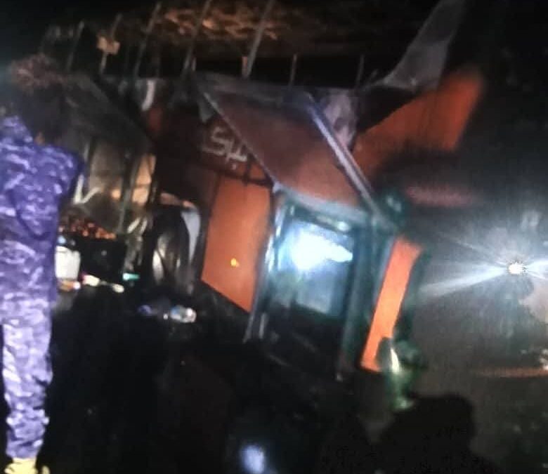 حريق في باص تابع لشركة البركة بشقرة دون خسائر بشرية والأجهزة الأمنية تؤمّن الموقع