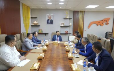 المحافظ عبدالرحمن شيخ يبحث سُبل تعزيز حماية تراث عدن الثقافي وتحديث قوائم المستفيدين من الإغاثة