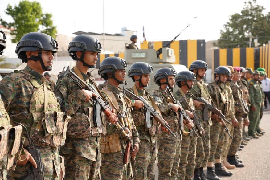 بتوجيهات المحرمي.. قوات العمالقة الجنوبية تسلم تأمين حي السفارات وساحة العروض لقوات الأمن الوطني بالعاصمة عدن