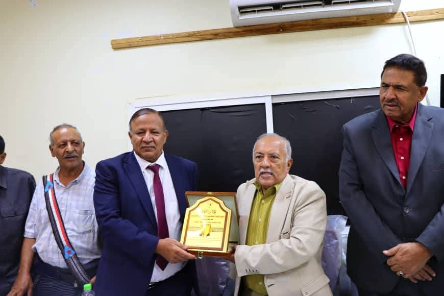 نقابة الصحفيين والإعلاميين الجنوبيين تحتفي بتكريم المناضل صالح حسين الخلاقي تقديرًا لدوره الريادي في تأسيس الإعلام الجنوبي