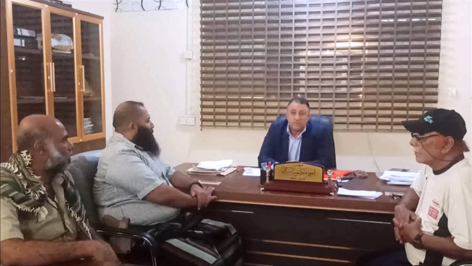 أمين عام مجلس محلي أبين الحامد يتفقد سير  العمل في فرع الهيئة العامة للأراضي والمساحة والتخطيط العمراني .