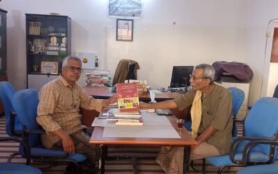 الزميل الكاتب علوي بن سميط يرفد مكتبة مدرسة عبدالله بن سميط بشبام  بمجموعة كتب ثرية