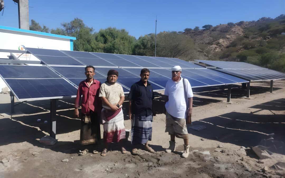 مديرُ عام مديرية يافع رصُد يتفقد مشروعَ مياهِ الصفاءة الحنشي