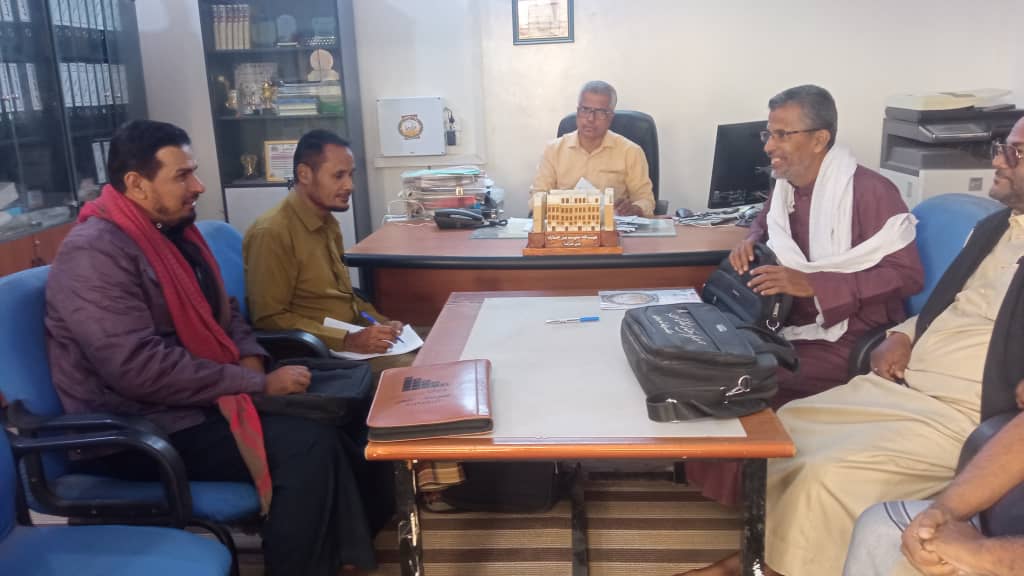 فريق التوجيه التربوي بمديرية شبام يزور مدرسة عبدالله بن سميط للتعليم الأساسي