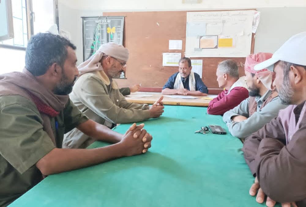 مجلس الآباء بمجمع “السُنيدي” في سرار يافع يقف أمام تحديات العملية التعليمية ويقر جملة من المعالجات