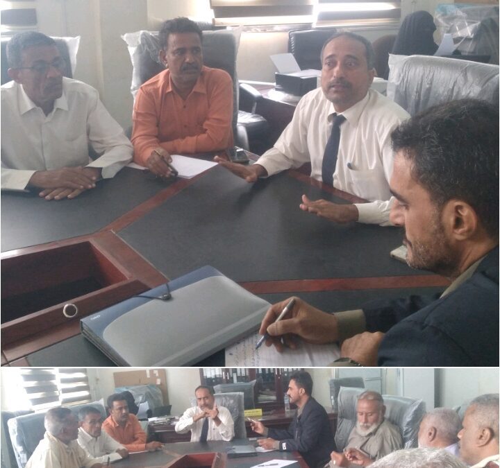 مدير عام تربية أبين يترأس اجتماعاً لرؤساء الشعب ومدراء الإدارات بمكتب التربية والتعليم بالمحافظة