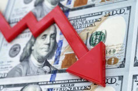 الدولار يتراجع إلى أدنى مستوى في 4 سنوات عقب تصريحات ترامب