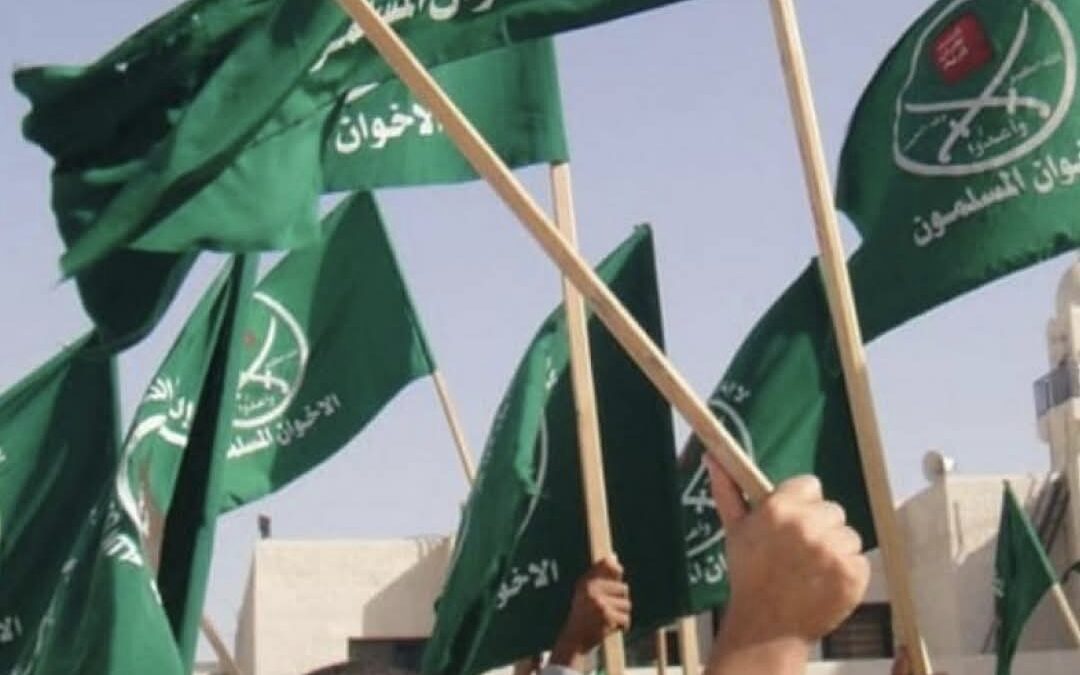 حظر وتفكيك وتصنيف إرهــ.ــابية.. كيف تواجه دول العالم تنظيم الإخوان؟