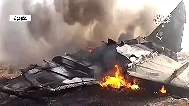 القوات الجنوبية تسقط طائرة مقاتلة سعودية في صحراء حضرموت