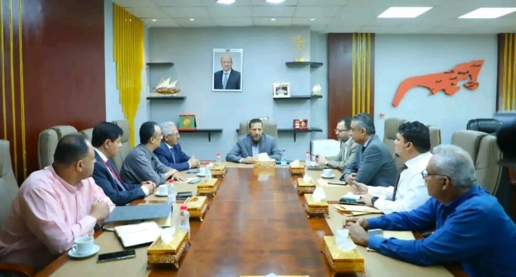 وزير الدولة محافظ العاصمة عدن يترأس اجتماعا للوقوف أمام أولويات عدن وتنظيم حركة السير