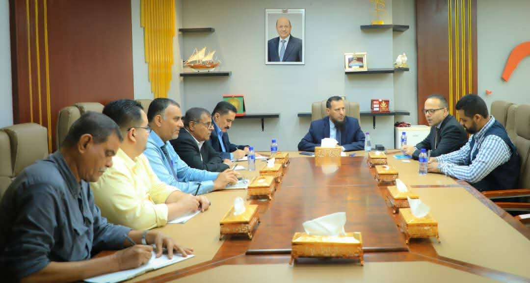محافظ عدن يناقش مع المفوضية السامية برنامج العودة الطوعية ويطلع على سير عمل المشروع الاستراتيجي للصرف الصحي