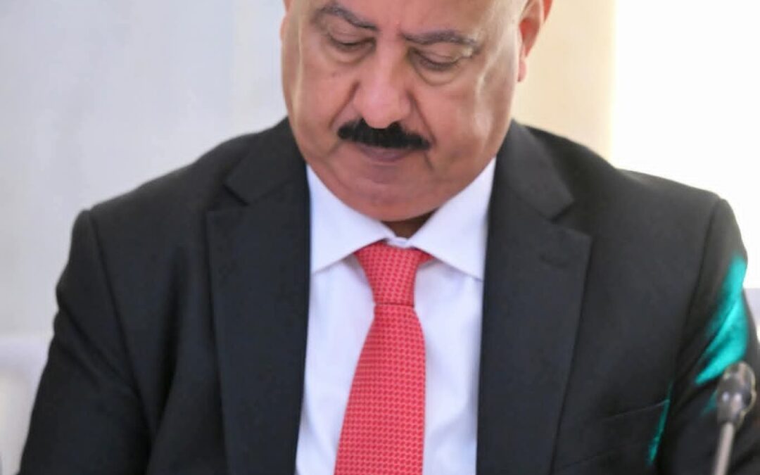 وزير النقل يصدر  قراراً وزارياً قضى بتشكيل لجنة لمراجعة أسعار تذاكر الطيران