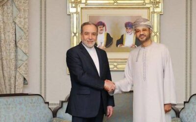 عمان تجري مشاورات منفصلة مع الوفدين الإيراني والأمريكي لتمهيد استئناف المفاوضات النووية