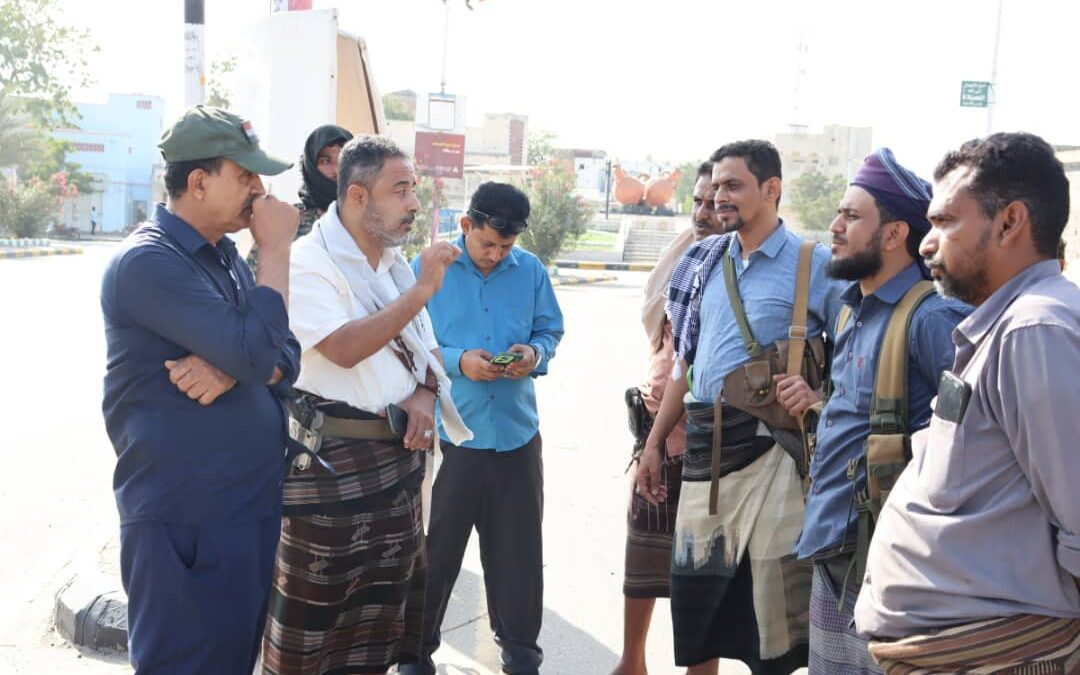 رئيس انتقالي أبين وقائد حزام زنجبار يتفقدان موقع مليونية الثبات والوفاء بعاصمة المحافظة