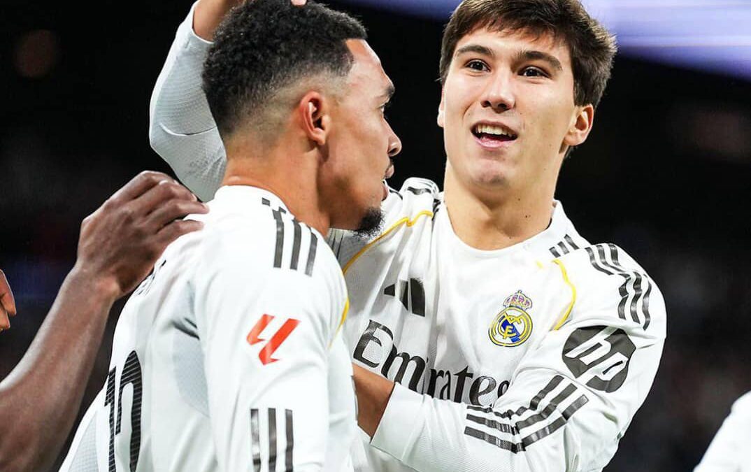 ريال مدريد يكتسح ريال سوسيداد برباعية ويتصدر الليغا مؤقتًا