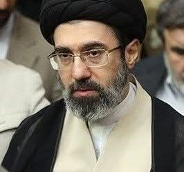 اختيار نجل خامنئي مرشداً جديداً للثورة الإيرانية… وهذه هي أهم 10 معلومات عنه