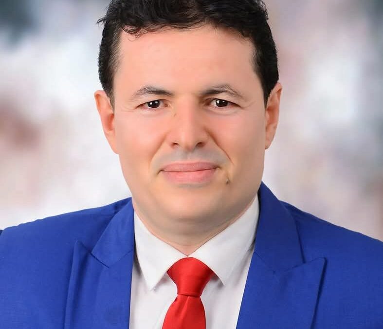 د. علي اليافعي باحث متميز يستحق الدعم والأشادة