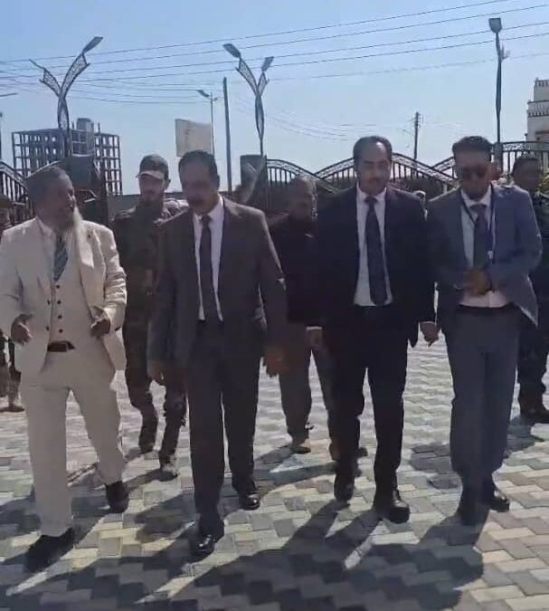 وزيرا الاشغال والشباب والرياضة يطلعان على سير العمل بمشروع مدينة الخليج العربي ويشيدا بالنهضة العمرانية ونسبة الانجاز