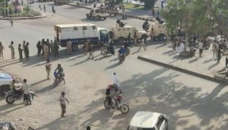 قوات الطوارئ اليمنية تطلق النار على متظاهرين سلميين في المكلا أسفر عن ضحايا قتلى وجرحى