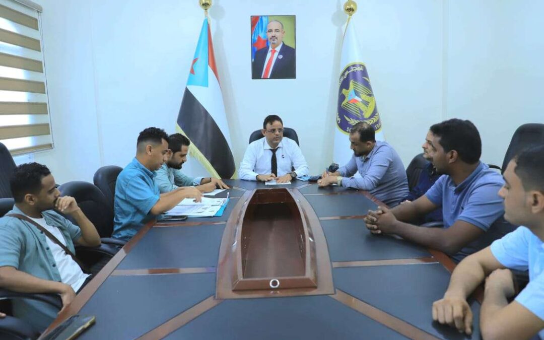 الهيئة المالية والإدارية تناقش تطوير الأداء وتعزيز الانضباط الوظيفي في اجتماعها الدوري