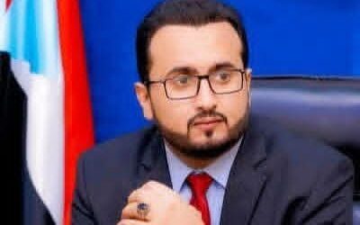 سالم ثابت العولقي… قيادة إدارية تعيد الانضباط وتبني الثقة-