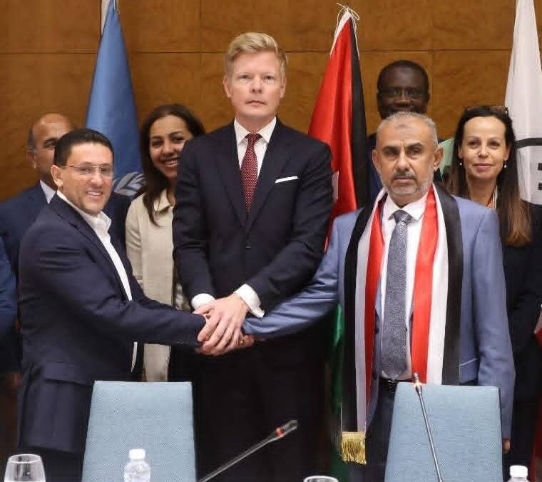 الاتفاق بين الحكومة والحوثيين، يقضي بالإفراج أيضا على 27 محتجزاً من قوات التحالف، 7 سعوديين و 20 سوداني.