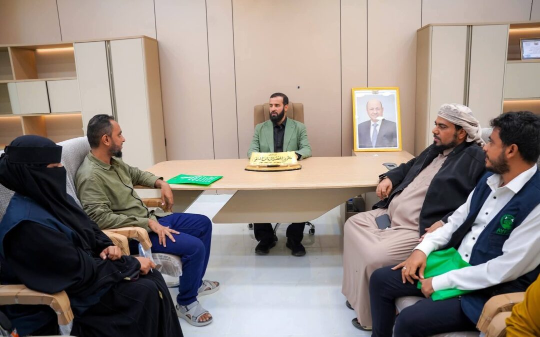 محافظ أبين يناقش مع مؤسسة شباب تدخلاتها في الأمن الغذائي وبناء القدرة على الصمود