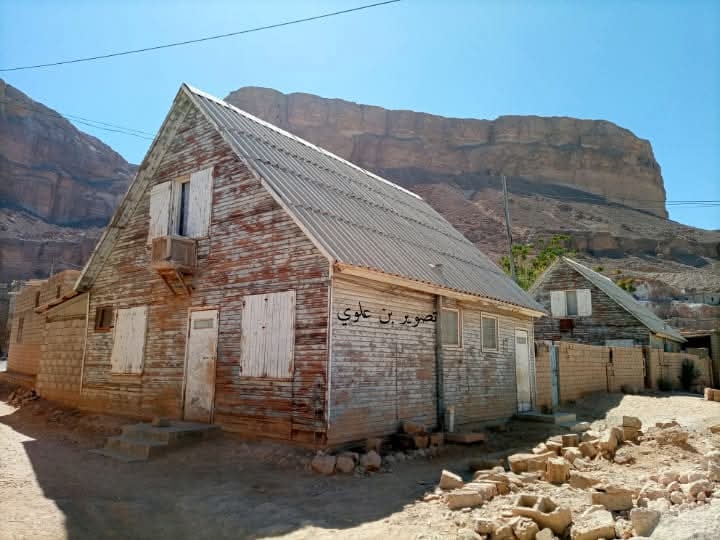 القطن حضرموت  .. بيوت على الطراز السوفييتي الريفي