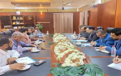 الوزير السقطري ومحافظ أبين يناقشان المشاريع الاستراتيجية الزراعية والسمكية ويؤكدان أهمية تعزيز الأمن والتنمية بالمحافظة