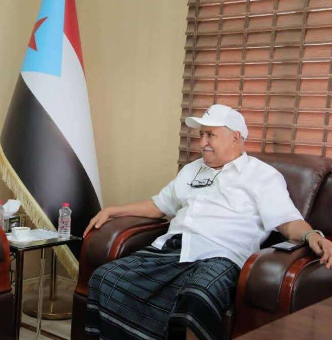 الباحث محمد محسن العمري أبوكمال ينال جائزة العر