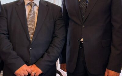 الهمداني يلتقي المدير التنفيذي لصندوق النقد الدولي لبحث تعزيز الشراكات الدولية وتطوير القطاع المصرفي اليمني